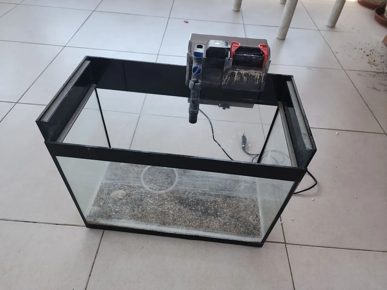 Aquário 40L com filtro.