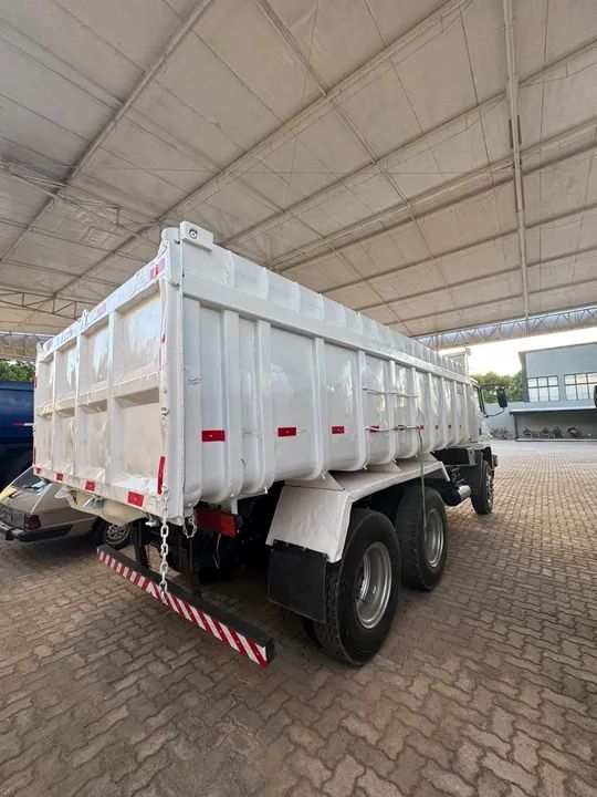 Mercedes-Benz 2726K 6x4 basculante  - Foto 7