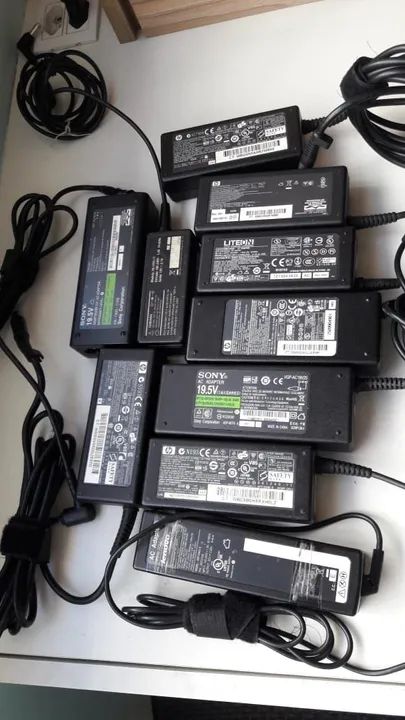 Carregadores de notebook - diversos modelos