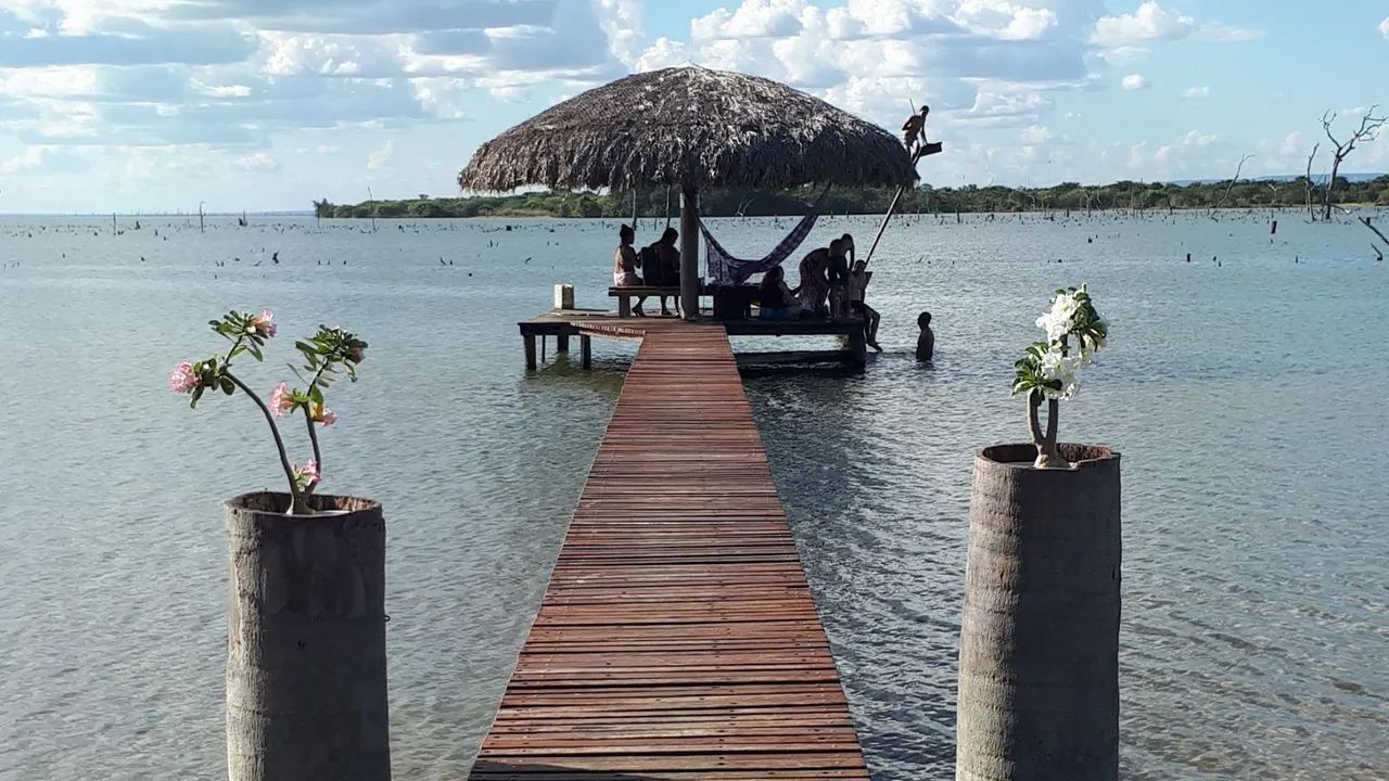CHÁCARA NA BEIRA DO LAGO