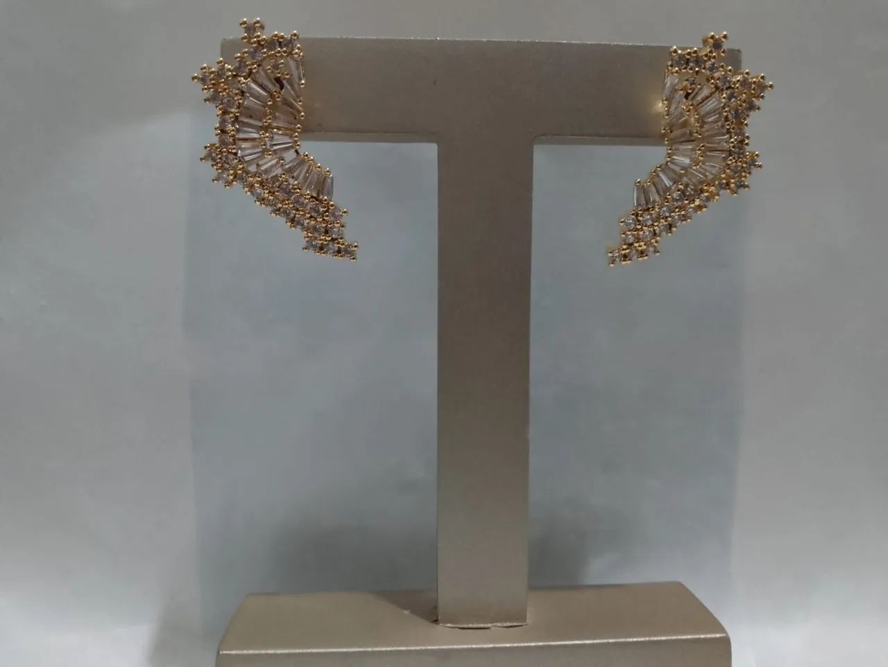 Conjunto de Brincos e Colar de Coração - Foto 3