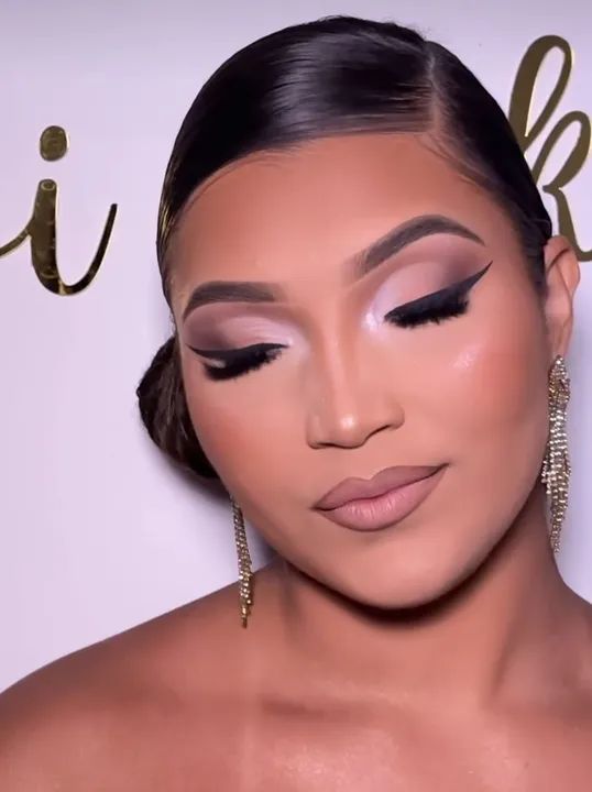 MAQUIAGEM PROFISSIONAL - Foto 5