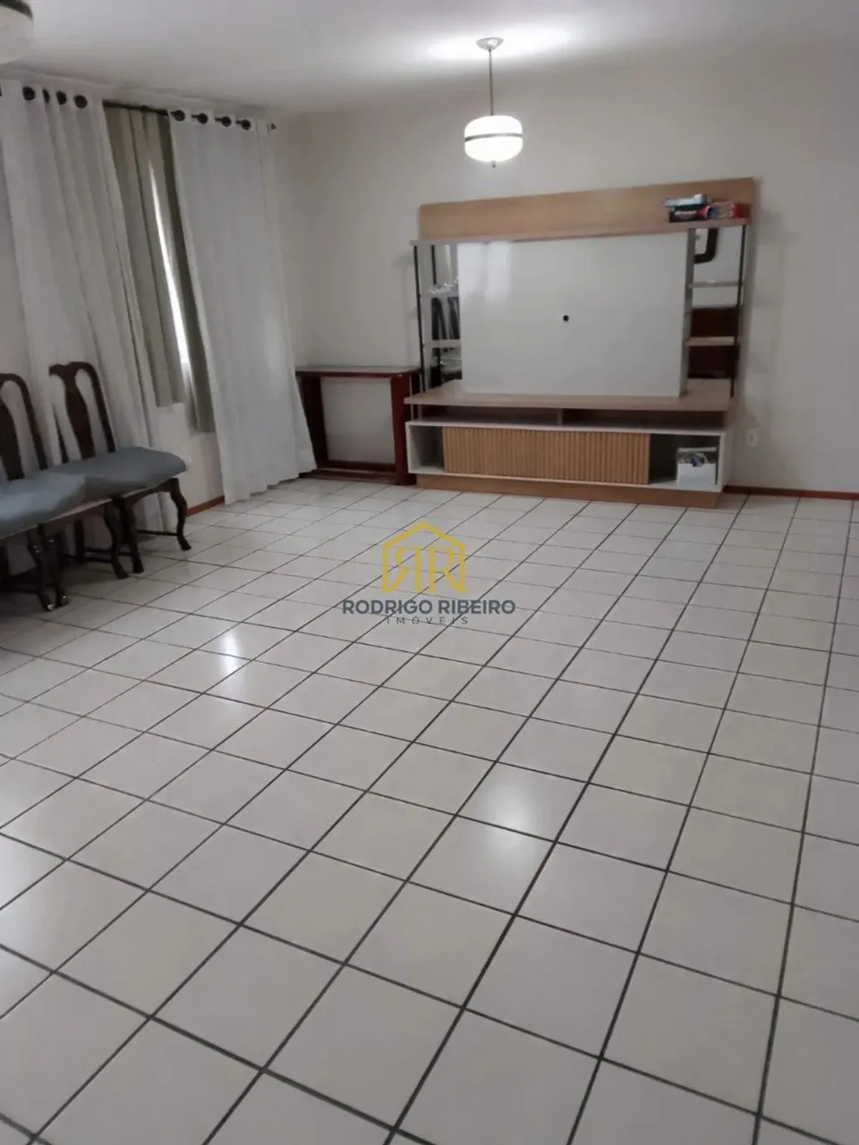 Apto 03 dorm. 01 suíte 122m² + 01 vaga - Centro