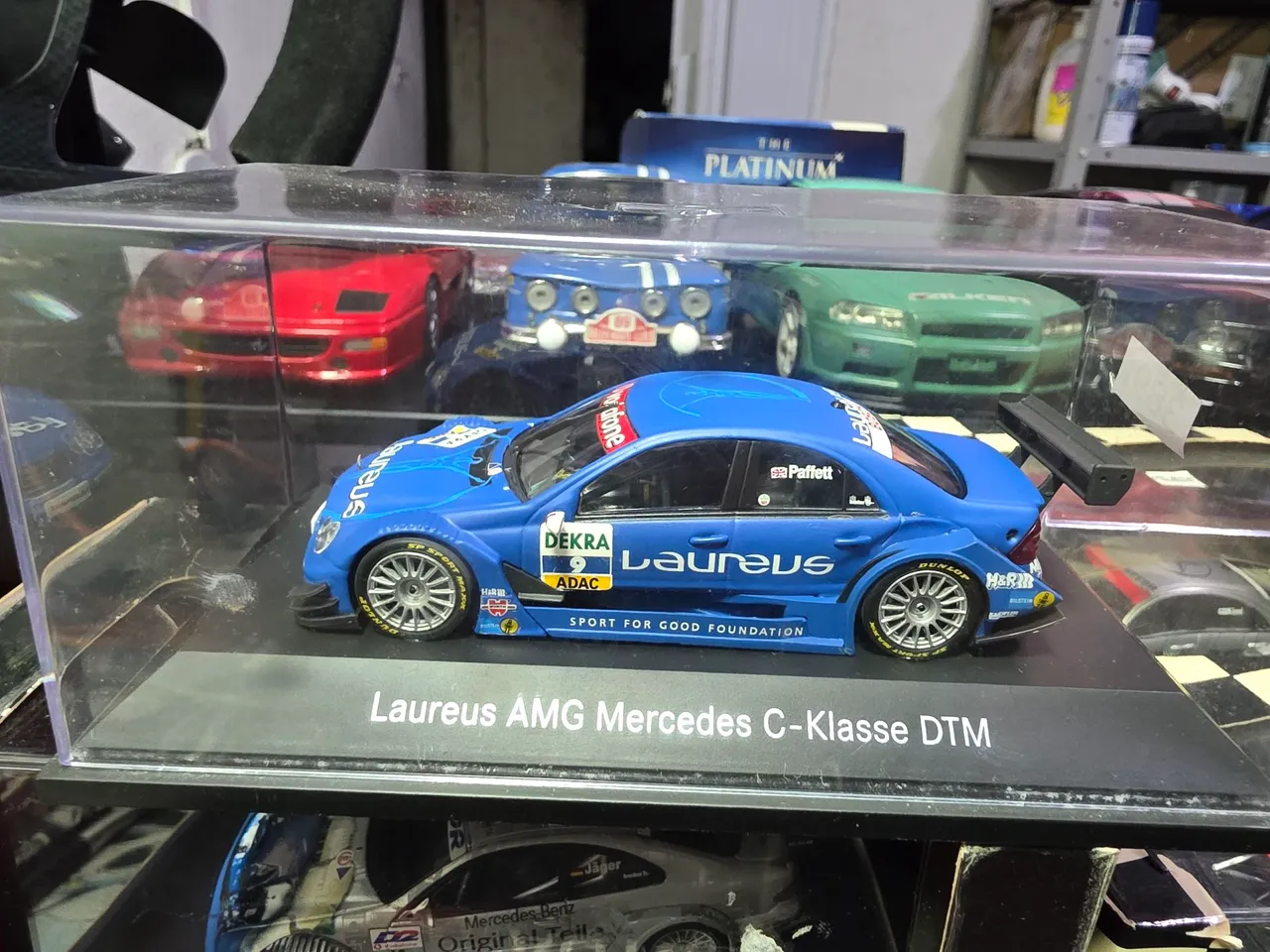 Miniatura Mercedes GL-KLASSE 1.43 Branco. - Hobbies e coleções