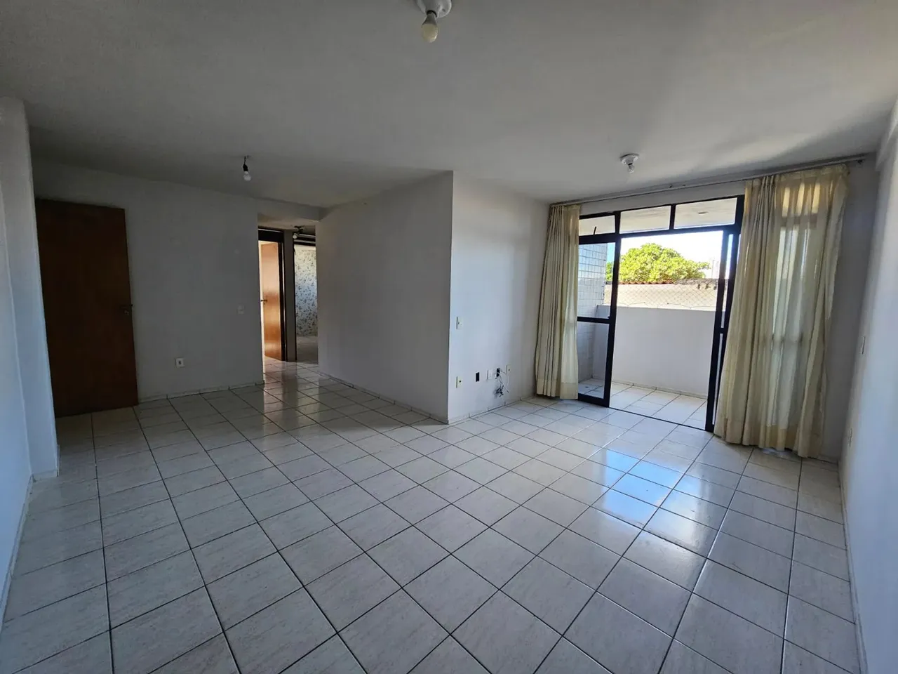 Apartamento com 3 quartos, sendo 1 suíte em Tambauzinho!