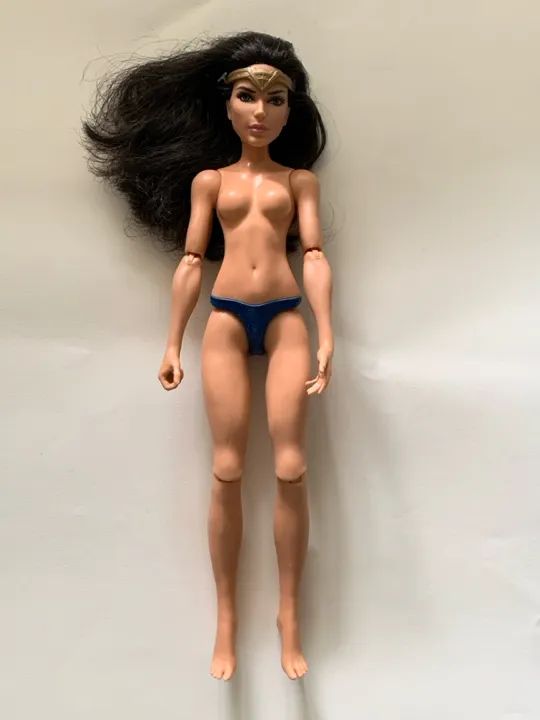 Boneca Barbie Wonder Woman DC Comics - Foto 3