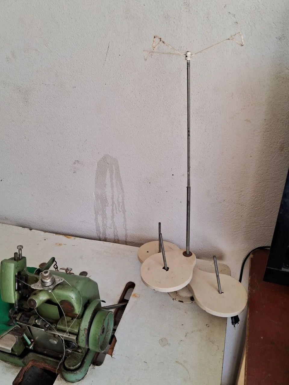 Vendo máquina overloque doméstica V - Foto 3