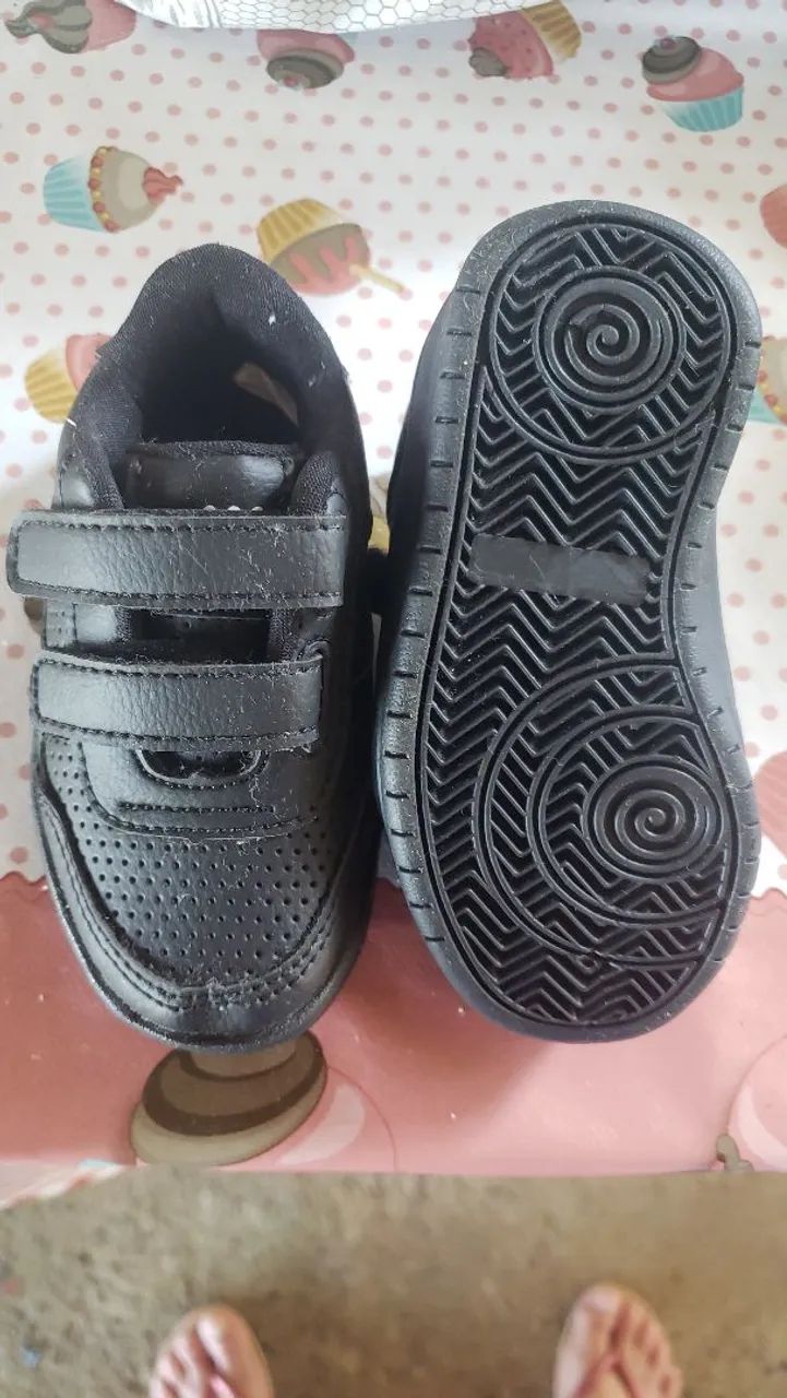 Tênis Infantil Preto com Velcro Tam. 20
