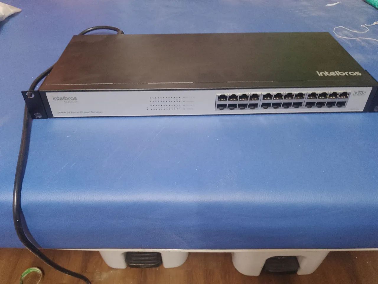 Vendo esses 2 Switch semi novos 