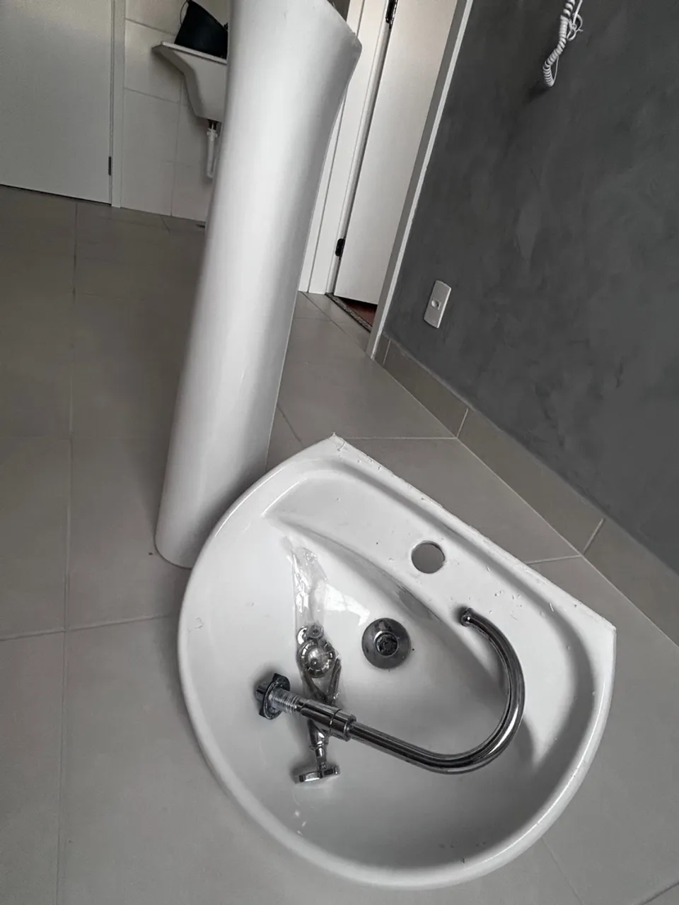 Cuba de cerâmica com coluna - Ideal para banheiro
