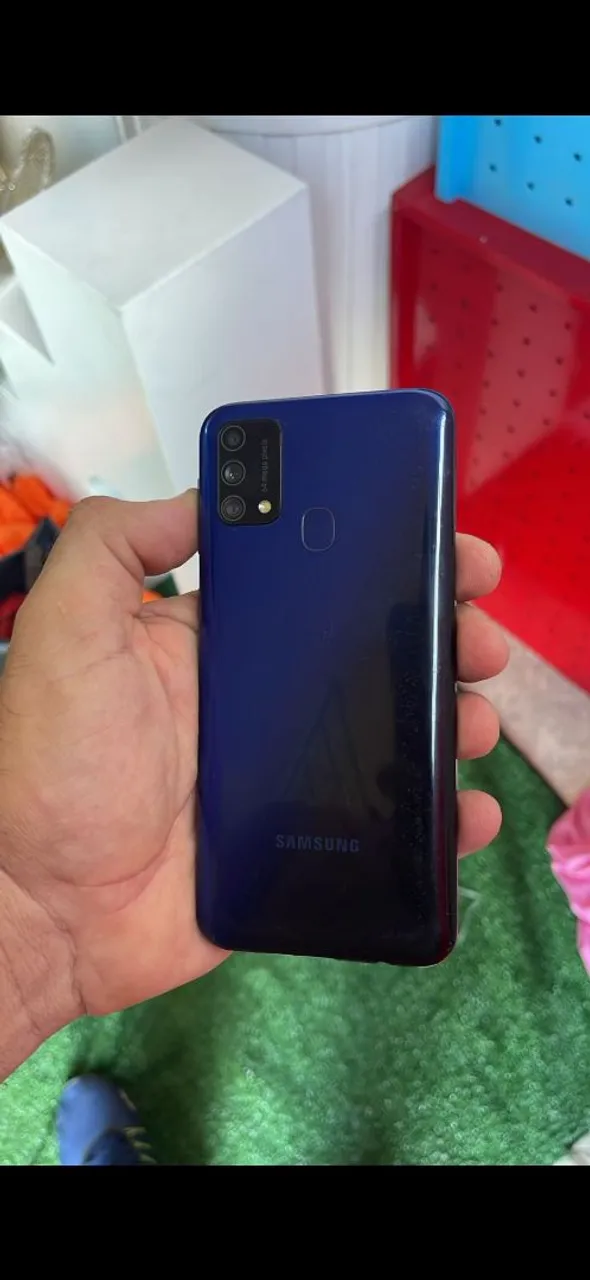 A21s trincado porém. Todo perfeito R$ 250