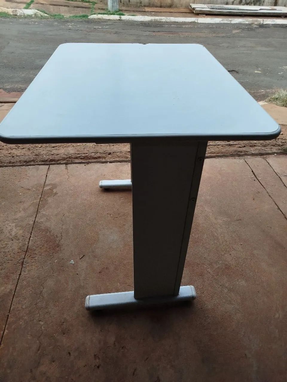 Mesa de estudos pequena 64317061836673121