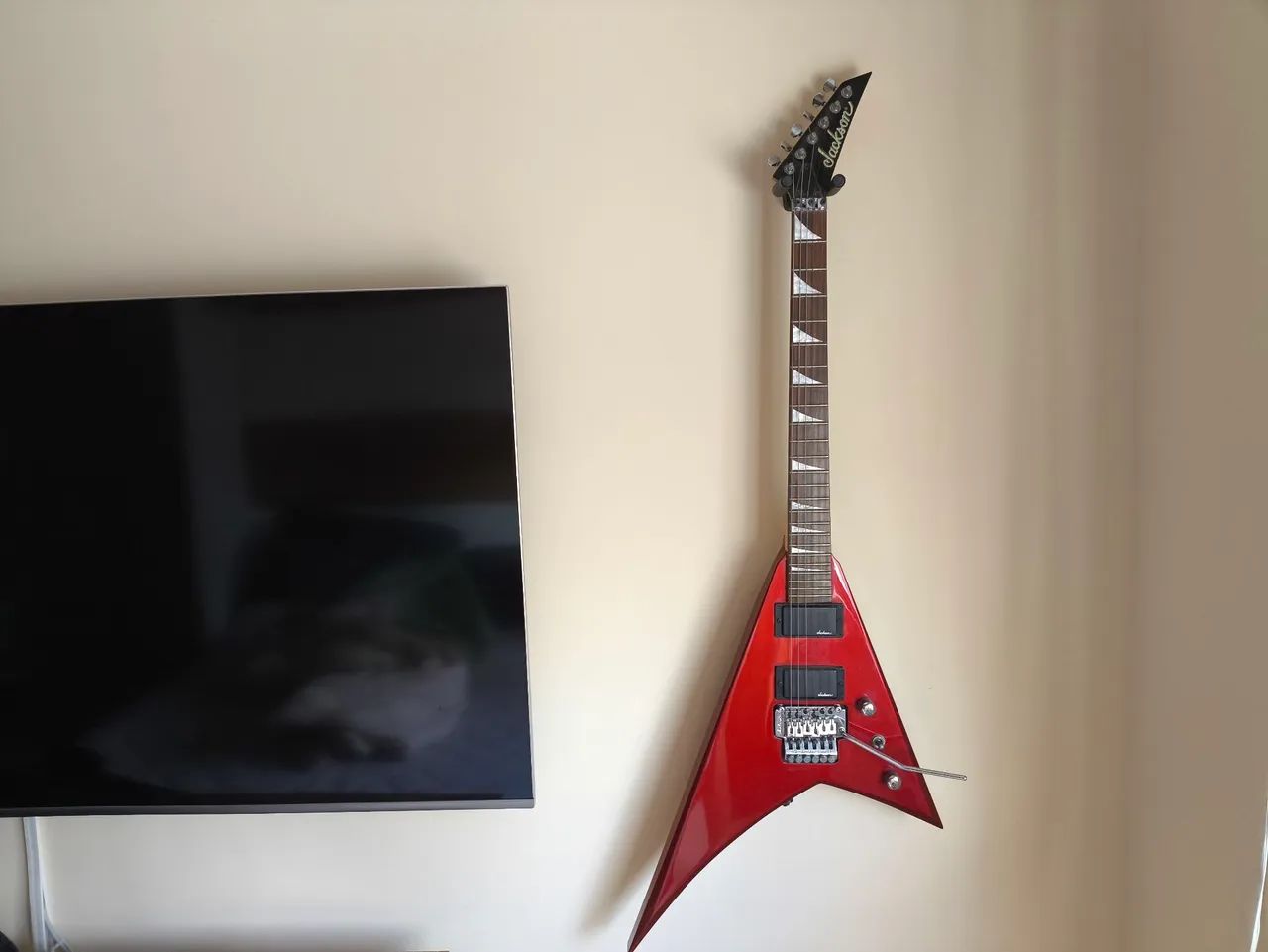 Guitarra Jackson JS32 Rhoads - Vermelha, Importada64352264473090124