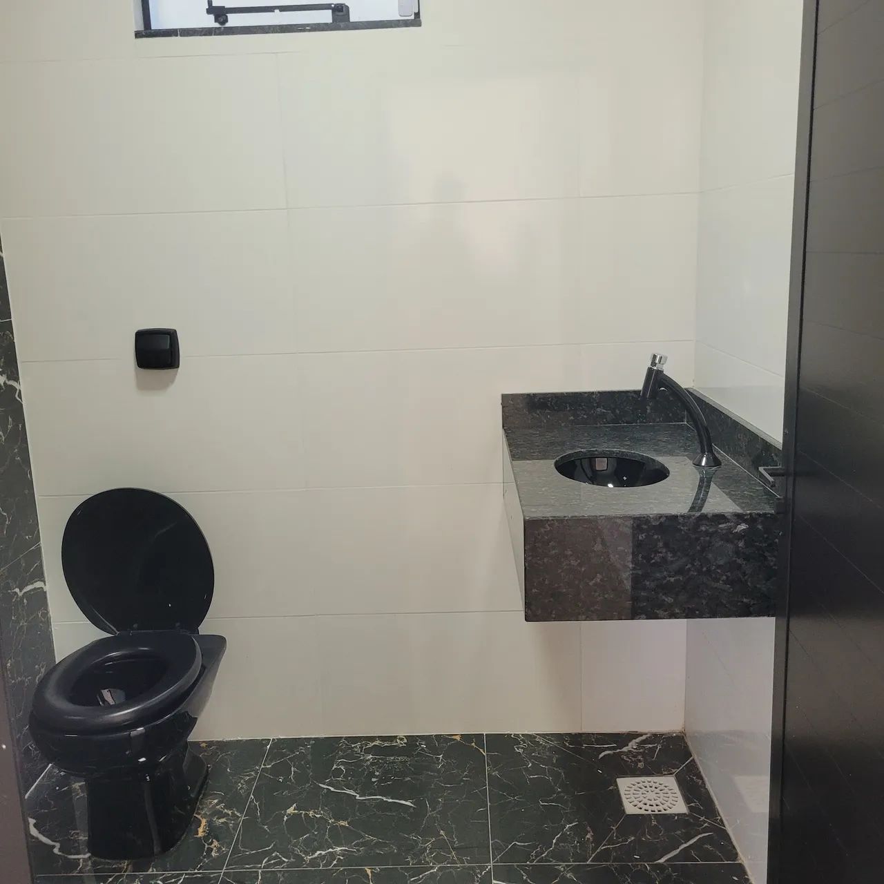 ALUGA-SE IMÓVEL COMERCIAL GARUVA CENTRO - Foto 12