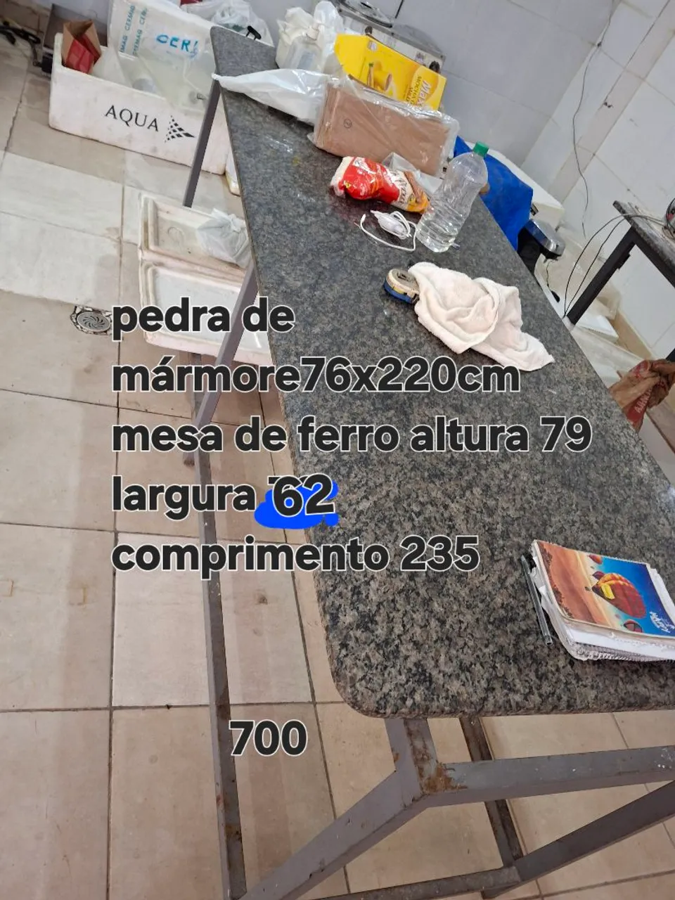 Mesa de Ferro com Tampo de Mármore