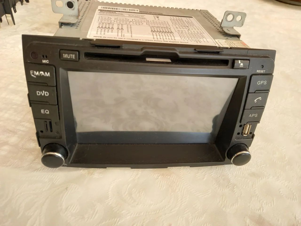Vendo multimidea da sportage,  com defeito.