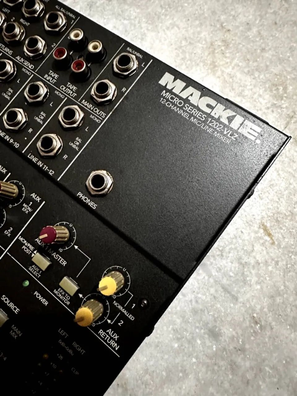 S*r様 MACKIE MICRO SERIES 1202 VLZ Mesa de som Mackie micro séries 1202 VLZ - Equipamentos e