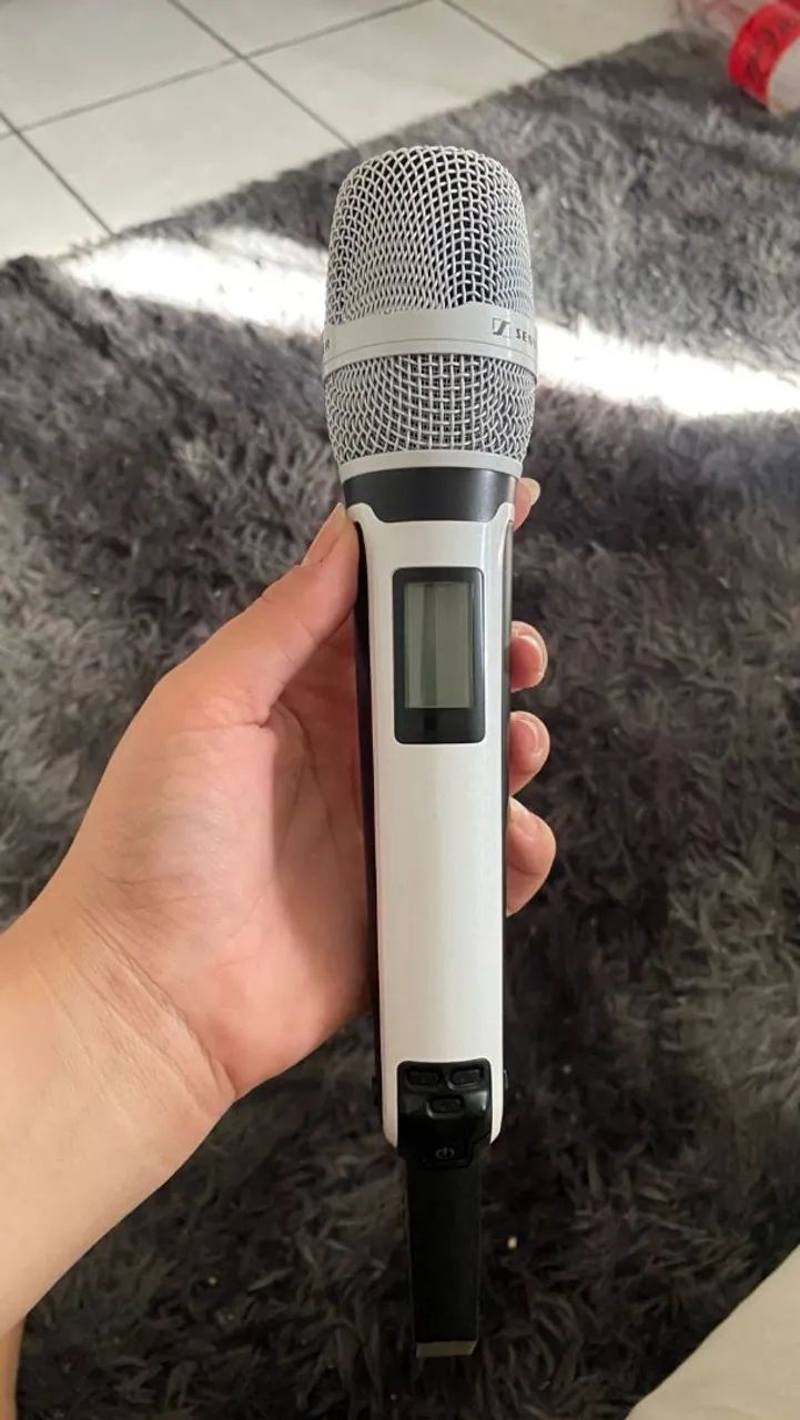 Microfone profissional e receptor