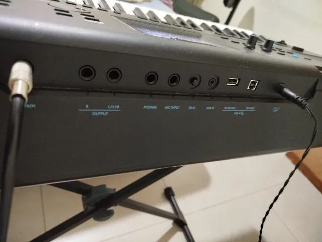 Teclado YAMAHA PSR E473 - Foto 5