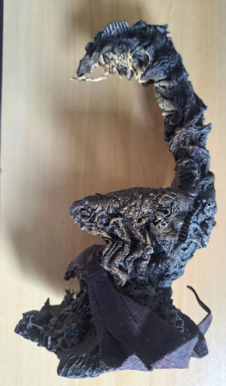 Figura Spawn no trono McFarlane originail  - Foto 4