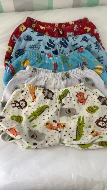 Lotinho de roupas e cabides infantis  - Foto 5