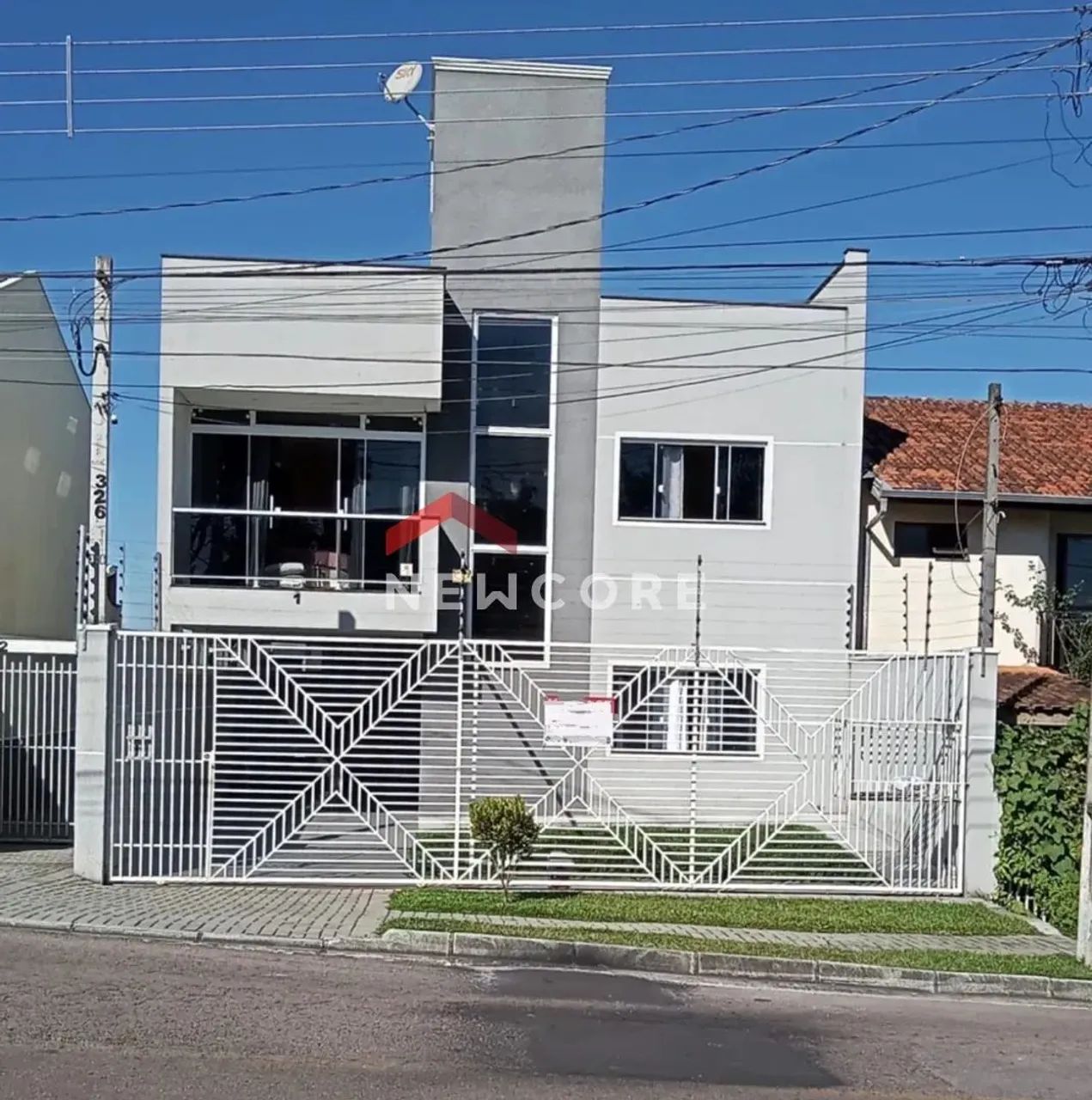 Sobrado em Rua Rosa Leonardi - Campo Comprido - Curitiba/PR