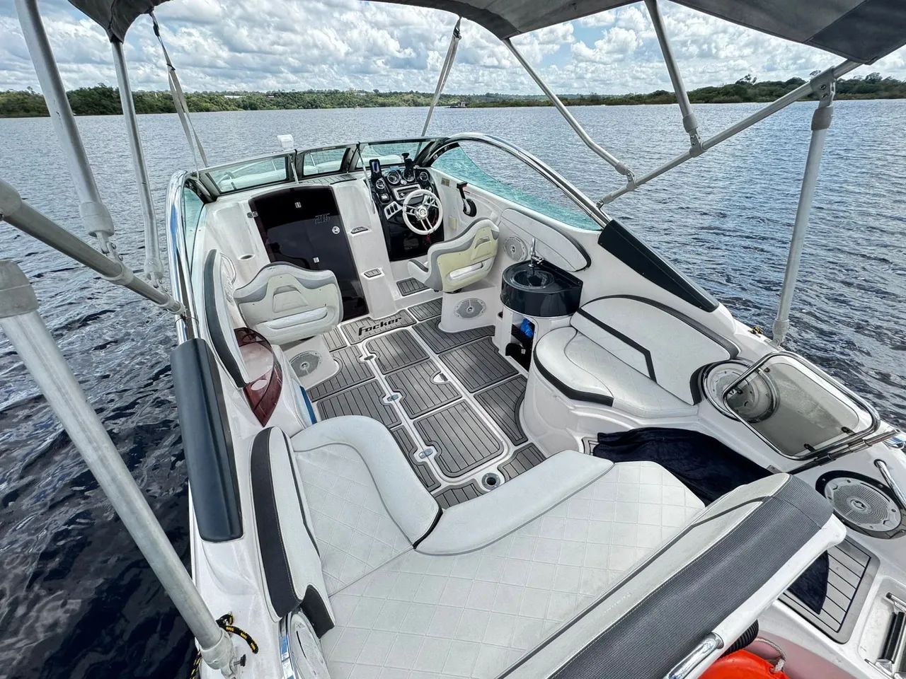 Lancha focker 21.5 pés motor 200 super nova  - Foto 3