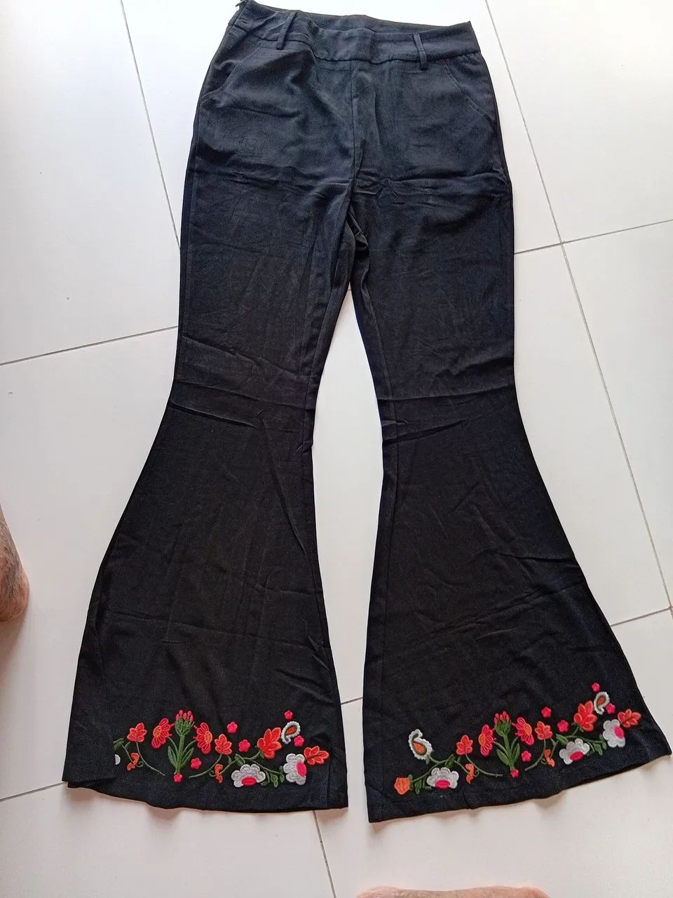 Calça feminina nova tamanho M