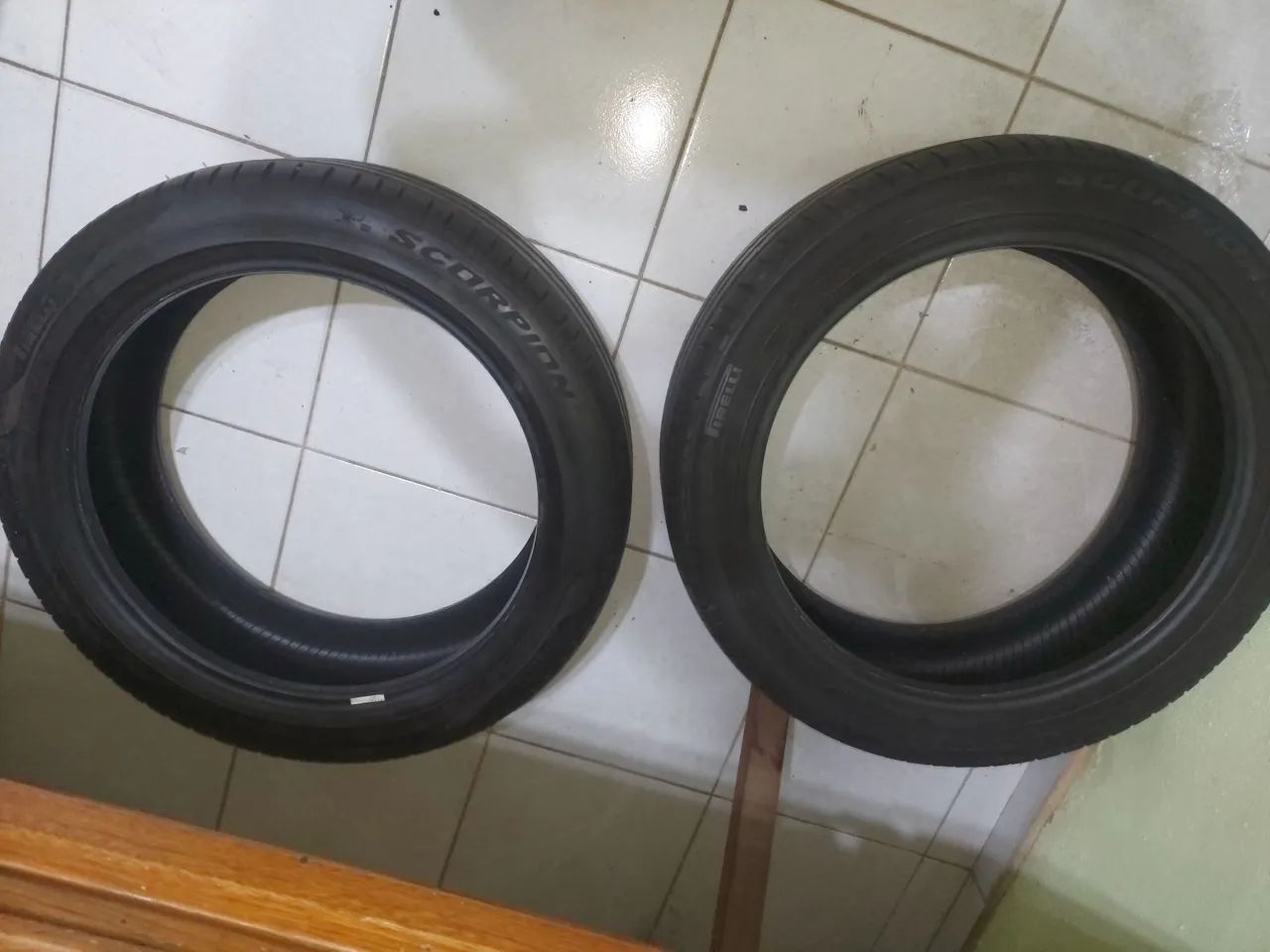 Pneu aro r19 235 45