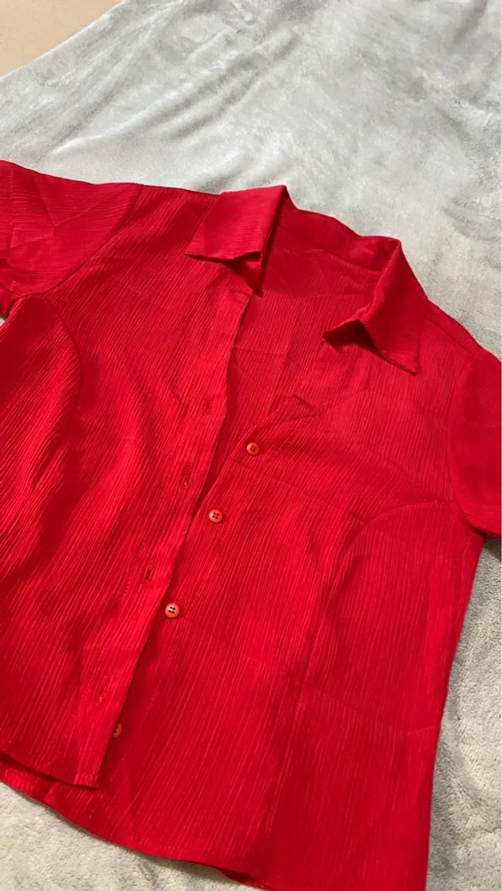 Camisa feminina vermelha - Foto 2