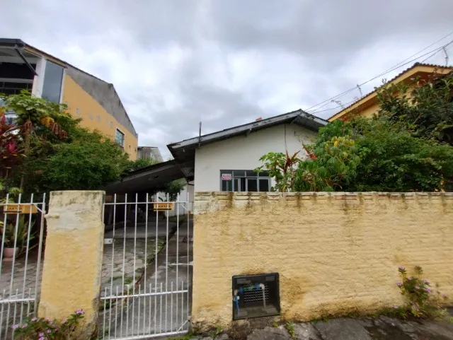 Casa + kitnets com habite-se