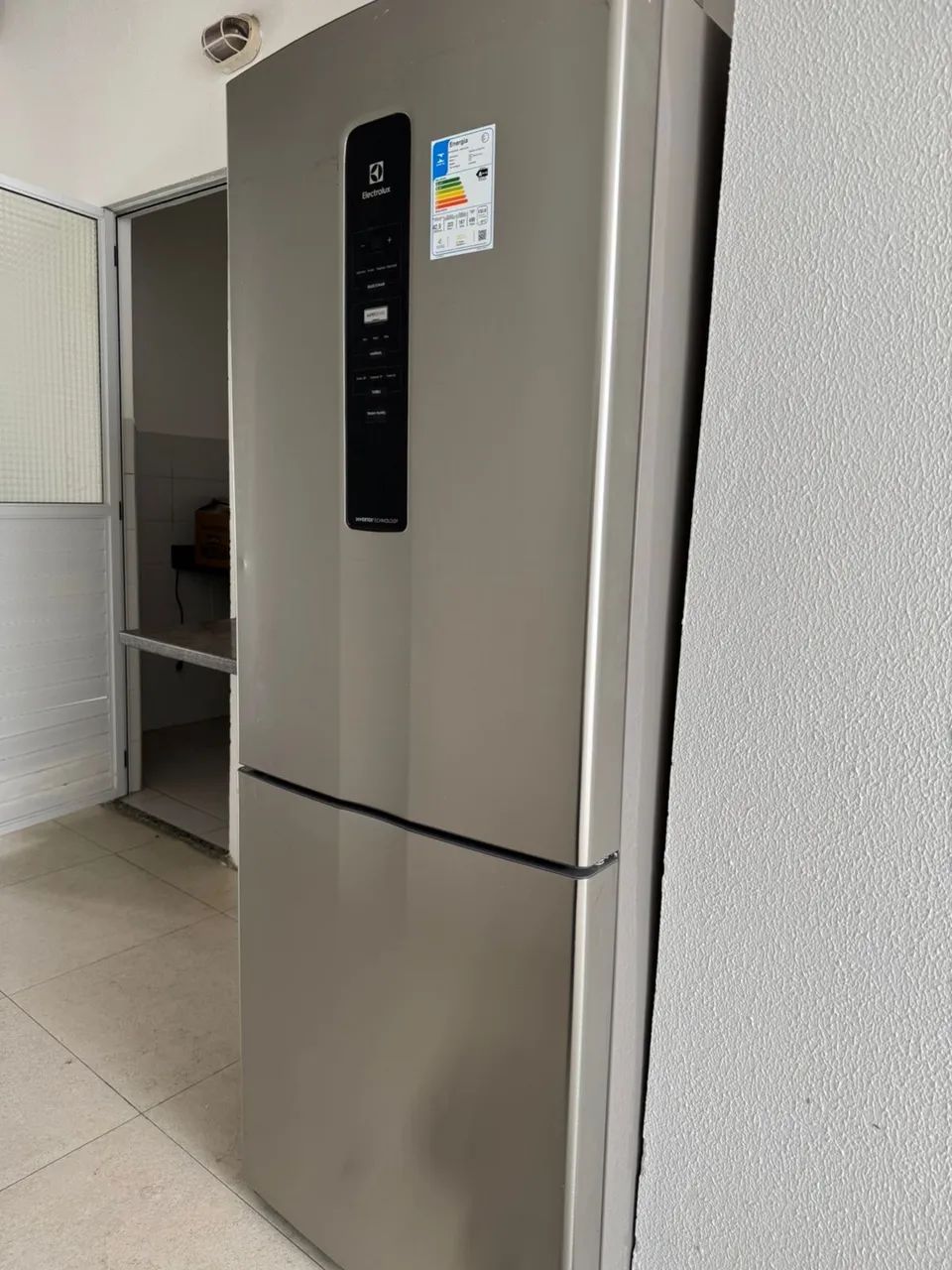 Geladeira Electrolux frost free 490L seminova 