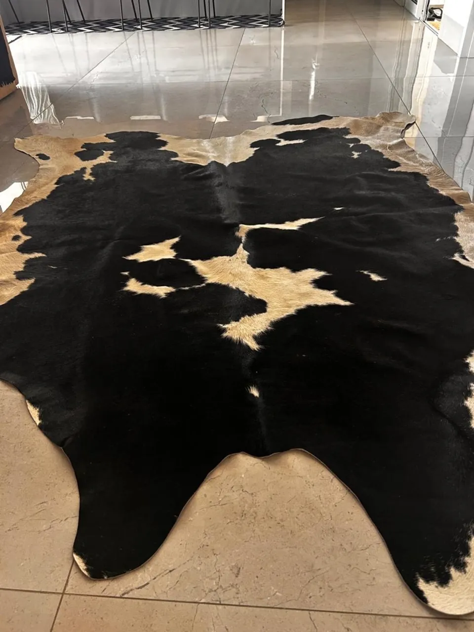 Tapete Couro Vaca Preto e beje original