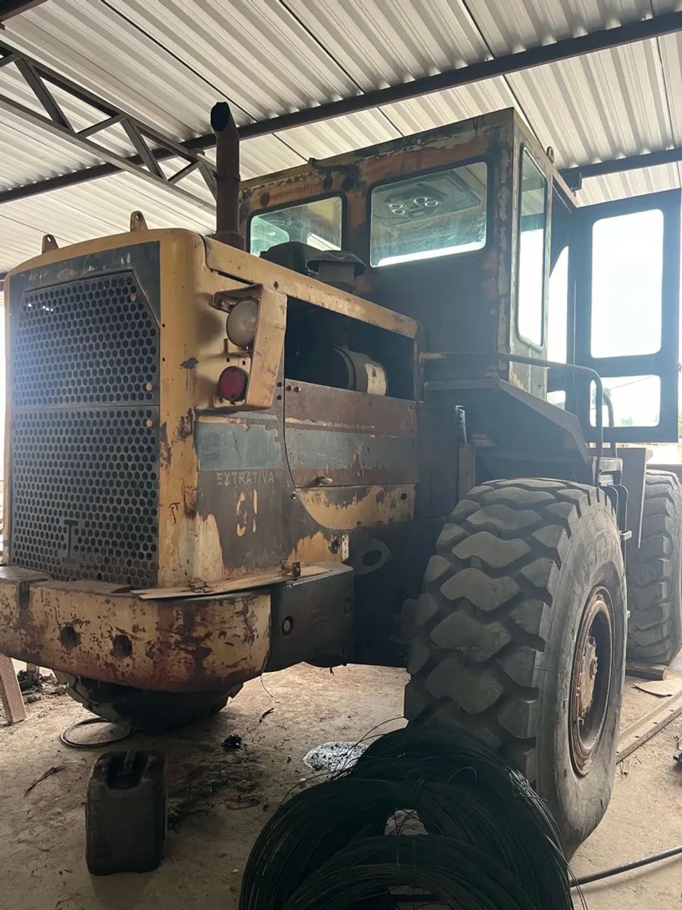 Pá carregadeira caterpillar  966