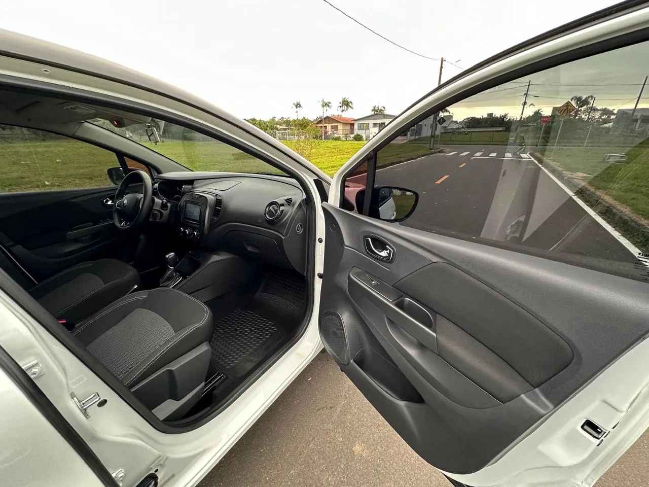 Venda de Captur - Foto 4