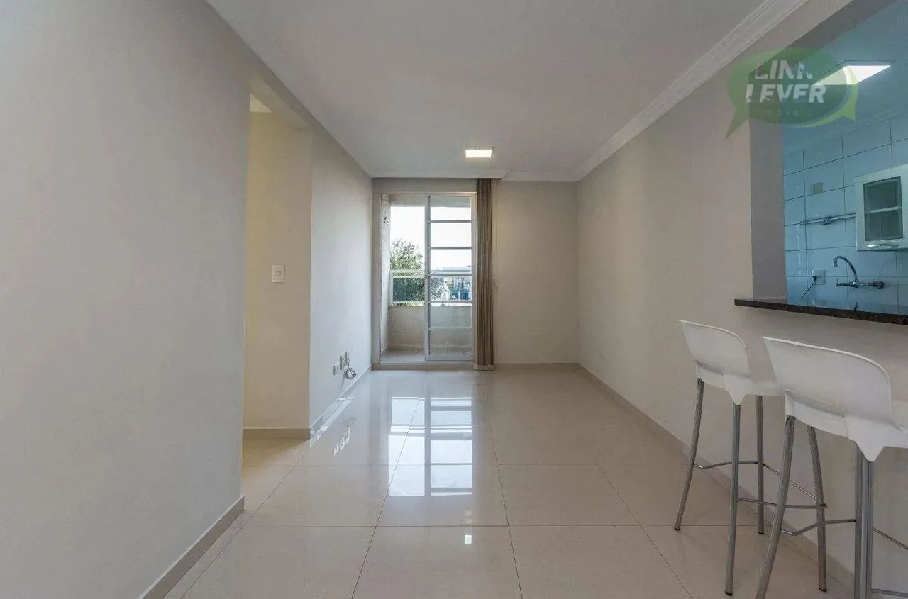 Apartamento com 3 dormitórios para alugar, 67 m² por R$ 3.136,00/mês - Cabral - Curitiba/P