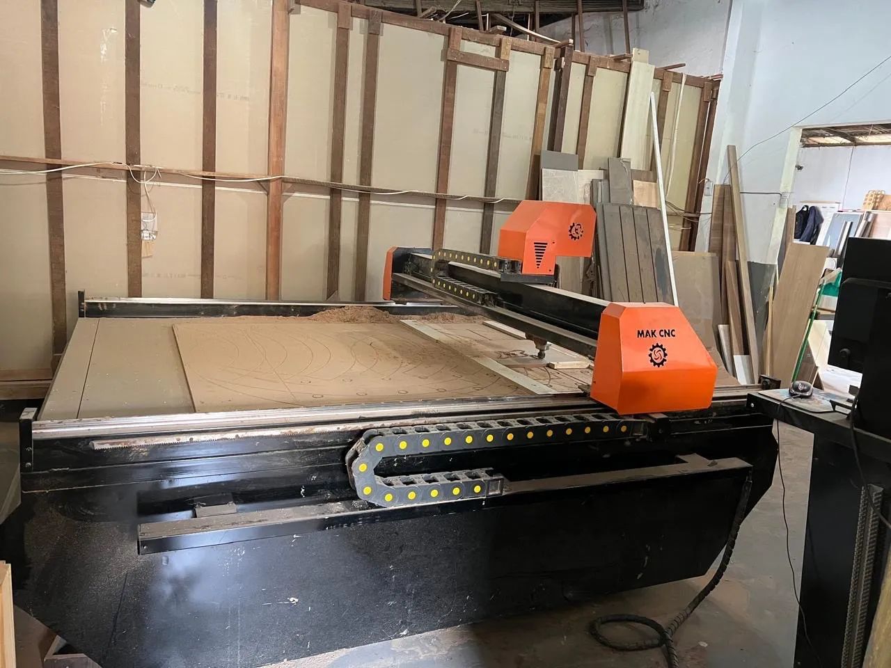 Máquina de Corte e usinagen  MAK CNC - Foto 2