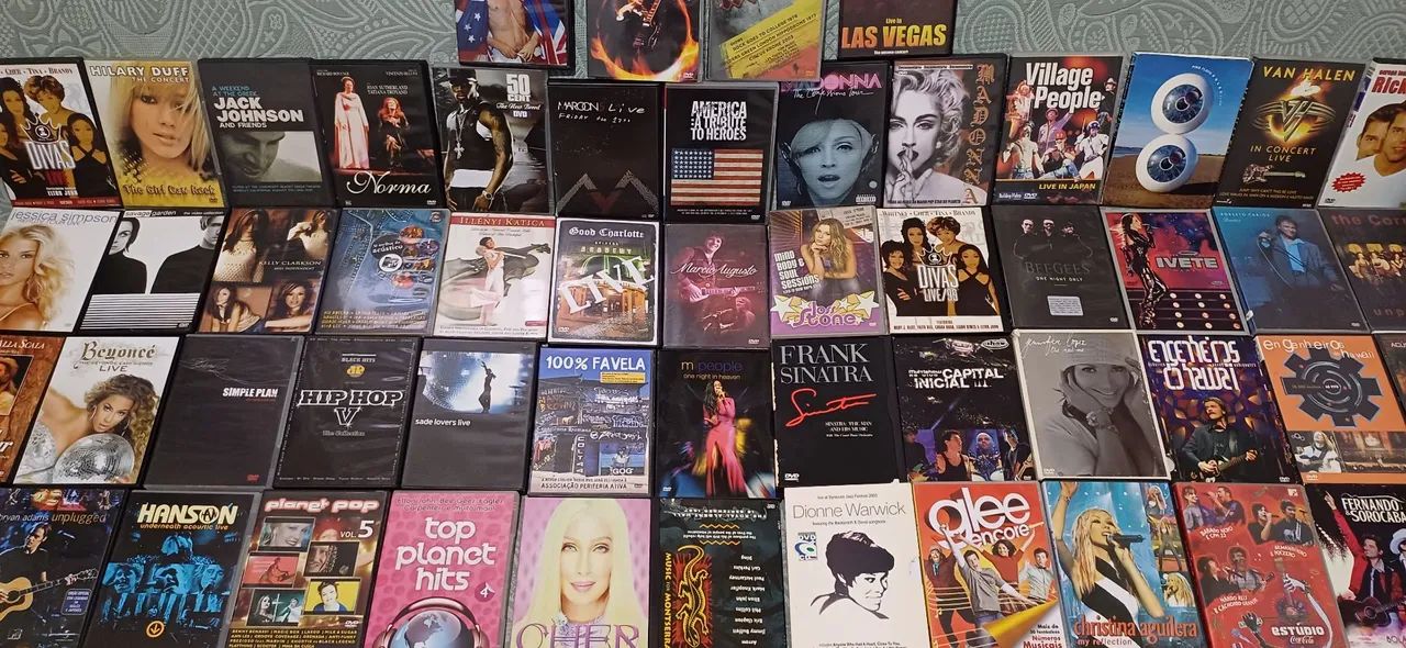 DVD'S 56 Originais, diversos Generos, Colecionador + Rack Vertical.