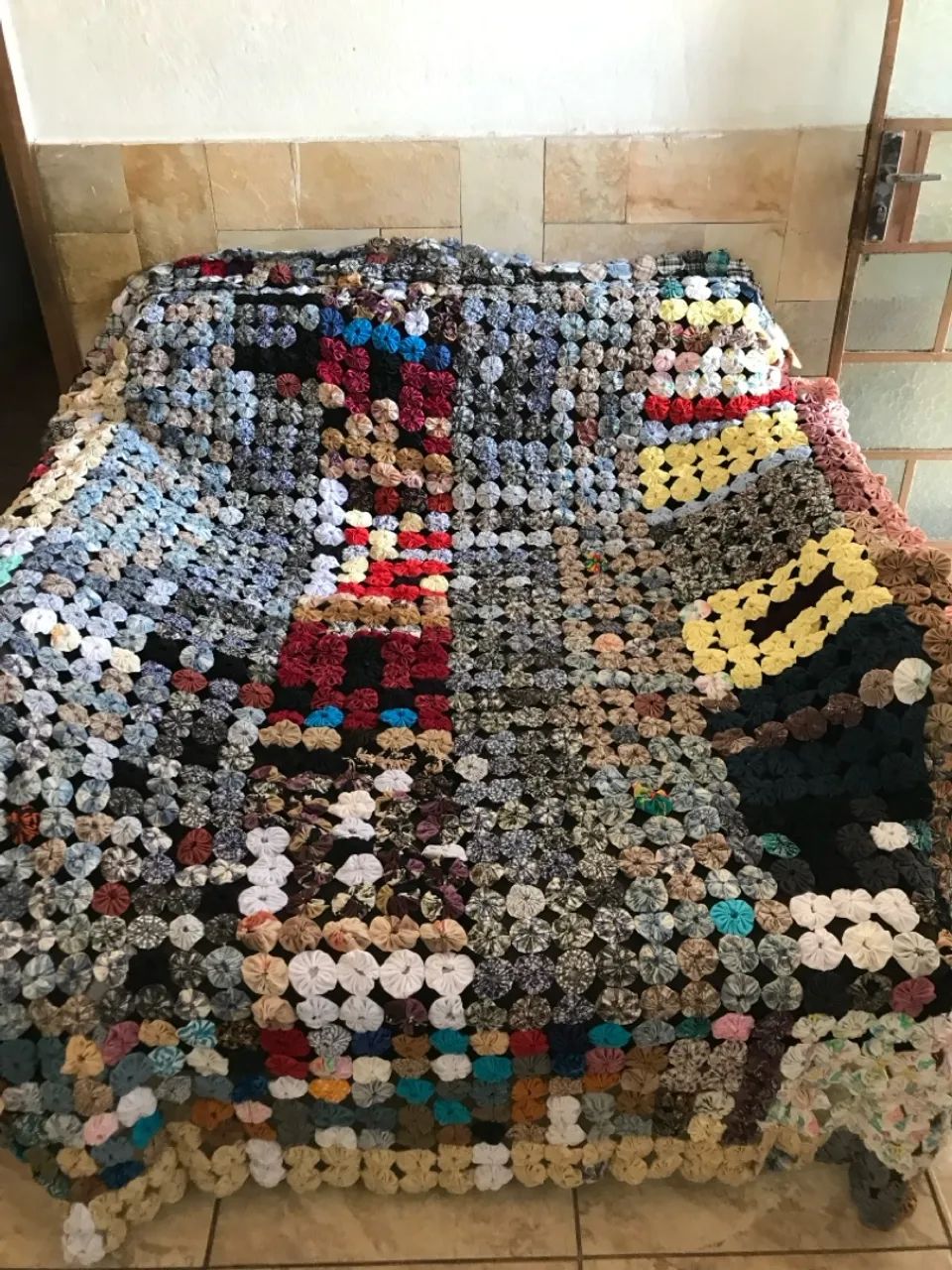 Colcha de fuxico colorido - Foto 4