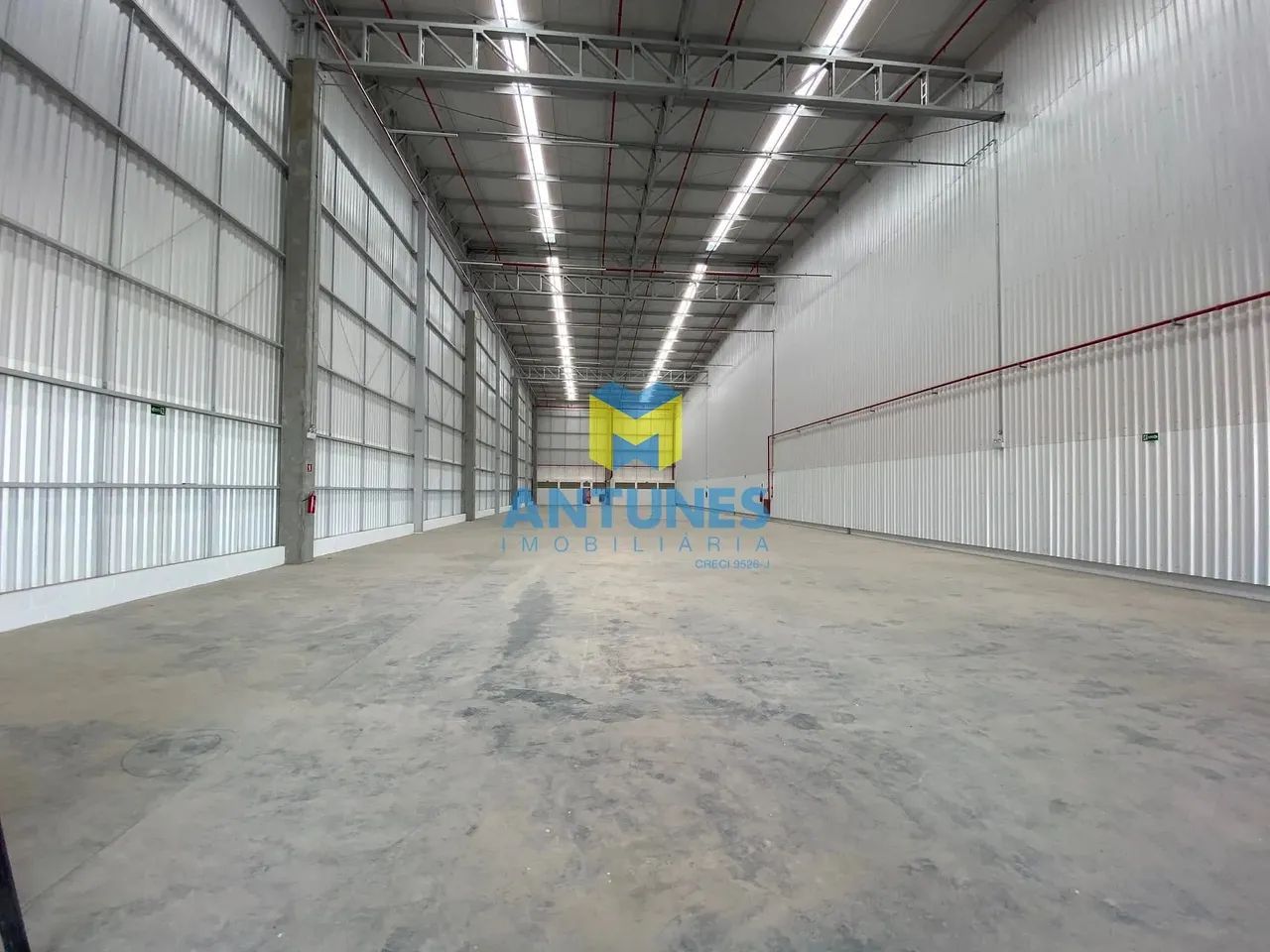 Alugue galpão em Condomínio 2.054m², em Prazeres. Com 04 docas, BR-101 - Foto 2