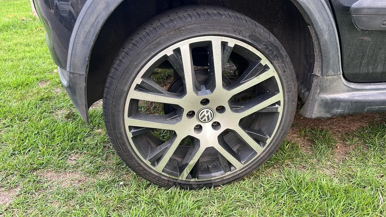 04 aros 18 com pneus 205/40/18