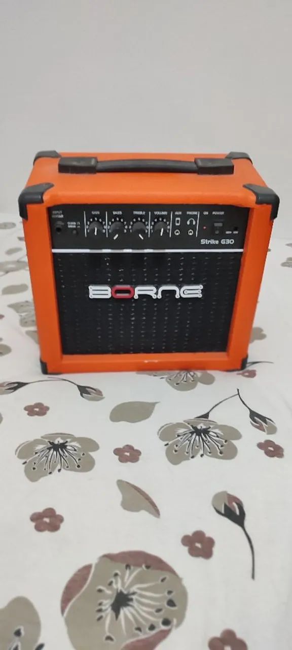 Guitarra Tagima completa com cubo e pedaleira - Foto 4