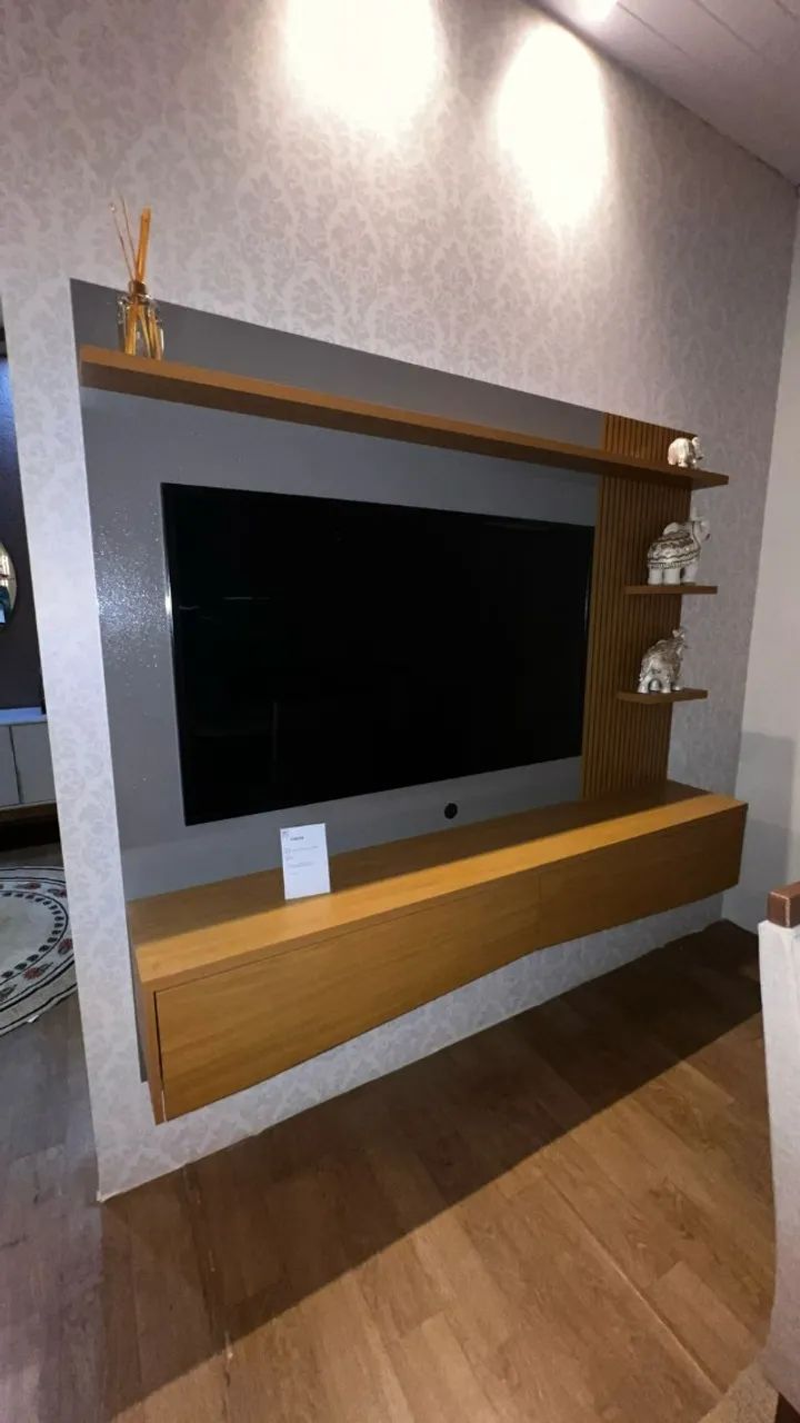 Painel Para Tv Até 65 Polegadas Europa Com Efeito Ripado 3d Tauari/Cinza perolizado 