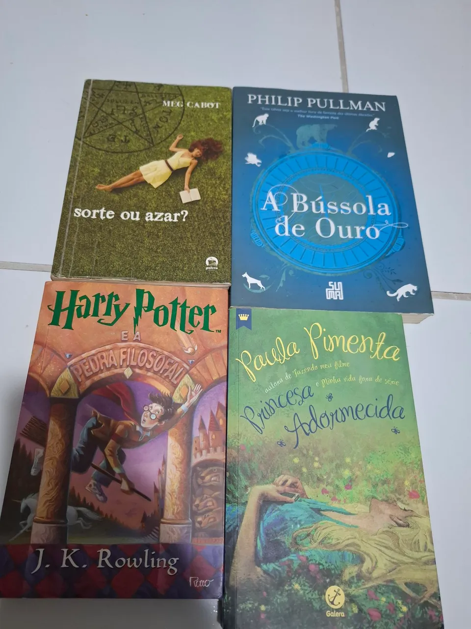 Coleção de Livros: Harry Potter, A Bússola de Ouro e Mais!