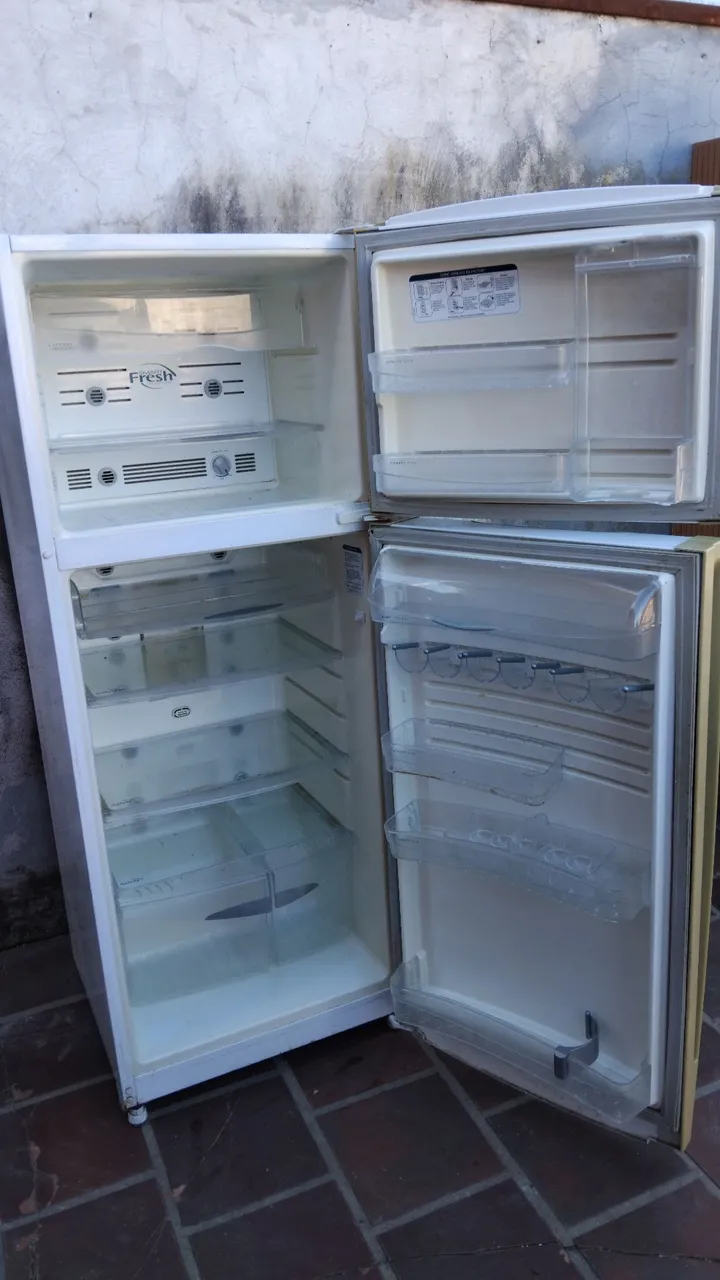 Geladeira Frost Free 440 litros funcionando Retirar bairro alto próximo shopping jock 