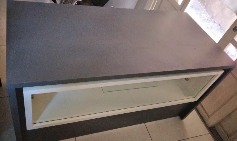 Mesa de Escritório com Mostruário