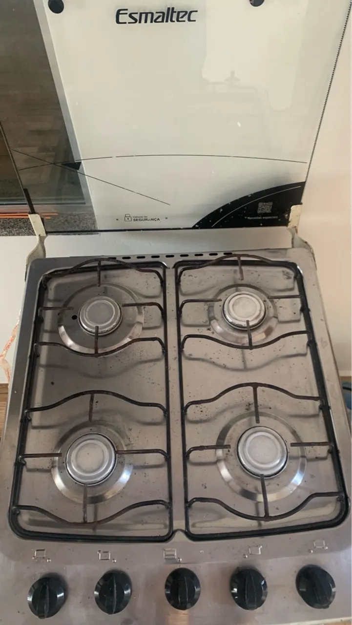 Fogão/ Máquina de lavar roupa.