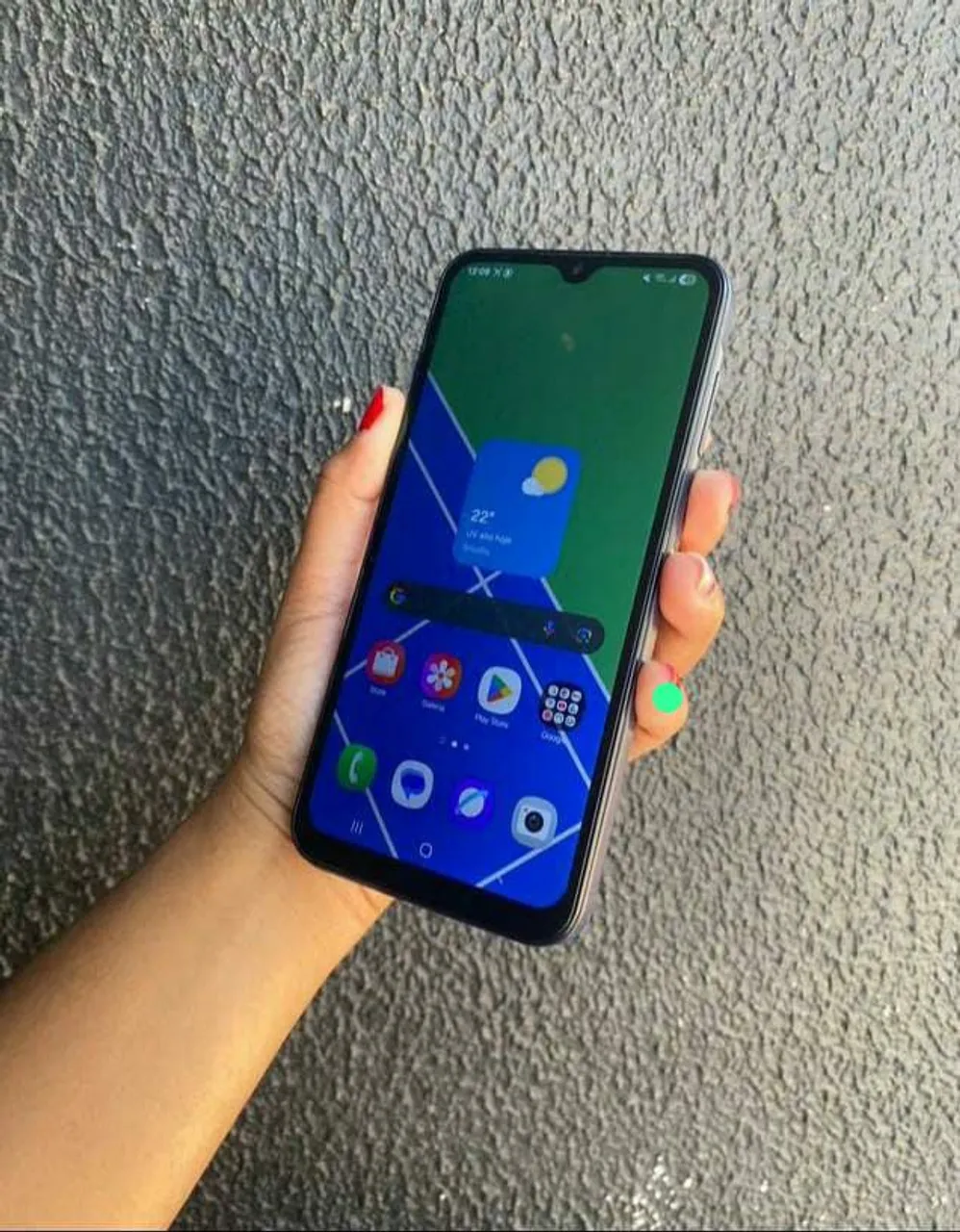 Smartphone com design moderno e tela vibrante!