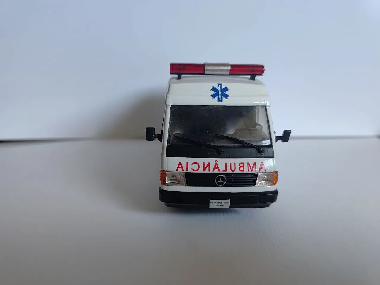 Miniatura ambulância 1/43 - Foto 3