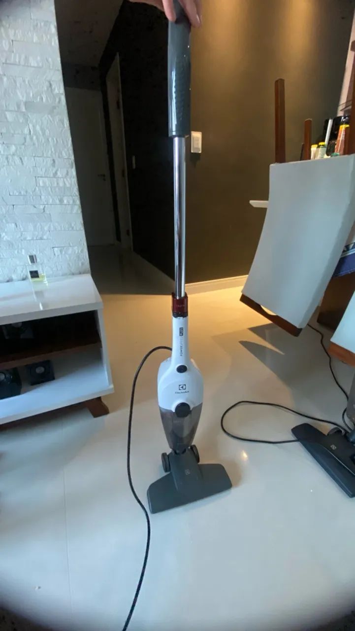 Aspirador vertical Electrolux  - Foto 4